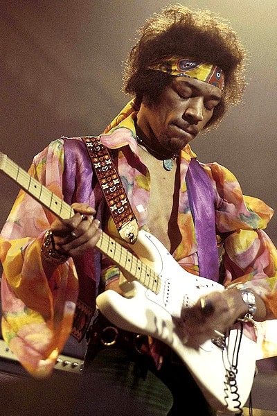 Jimi-Hendrix-Stratocaster-blanche-woodstock